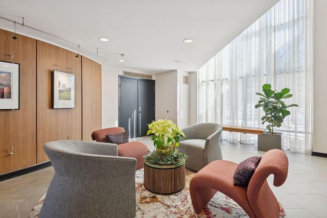 3141 Dean Court 308, Minneapolis, MN 55416