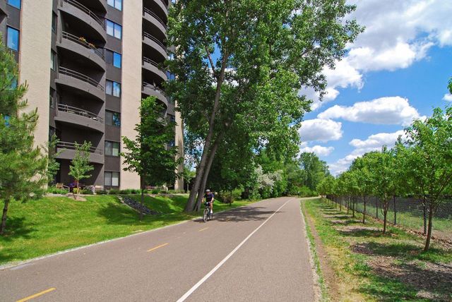 3141 Dean Court 308, Minneapolis, MN 55416