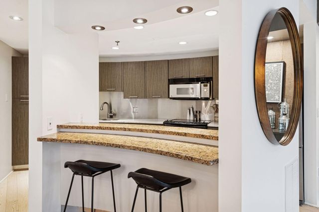 3141 Dean Court 308, Minneapolis, MN 55416