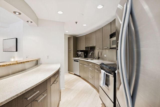 3141 Dean Court 308, Minneapolis, MN 55416