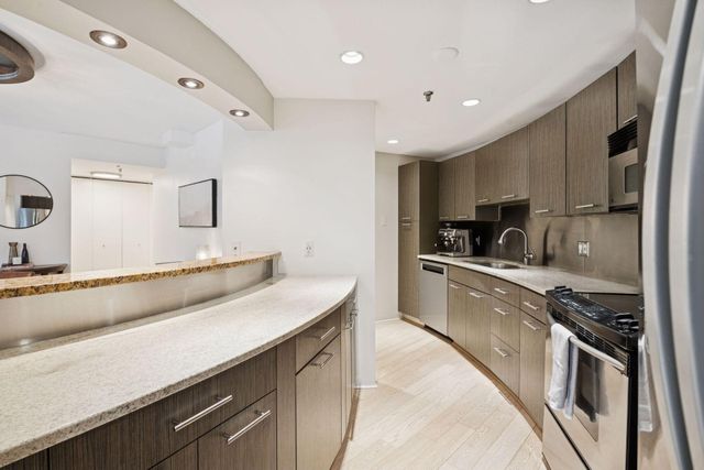 3141 Dean Court 308, Minneapolis, MN 55416