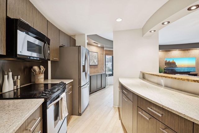 3141 Dean Court 308, Minneapolis, MN 55416