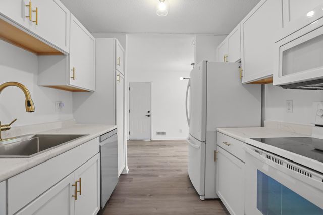 7859 Dunmore Road, Woodbury, MN 55125