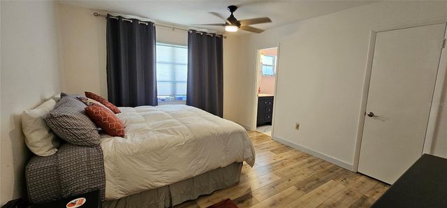 2009 RIVERBLUFF PARKWAY V334, Sarasota, FL 34231