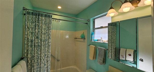 2009 RIVERBLUFF PARKWAY V334, Sarasota, FL 34231