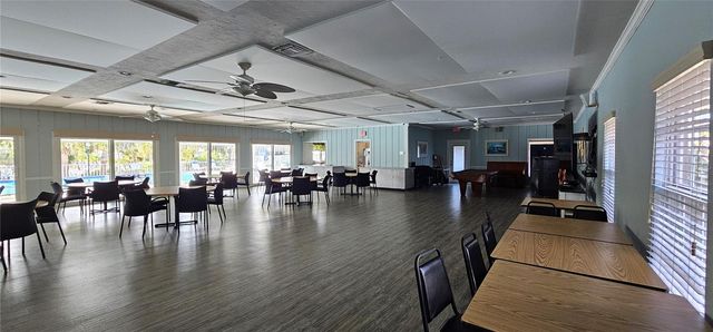 2009 RIVERBLUFF PARKWAY V334, Sarasota, FL 34231