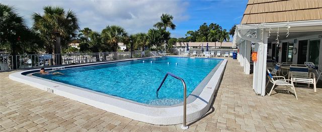 2009 RIVERBLUFF PARKWAY V334, Sarasota, FL 34231