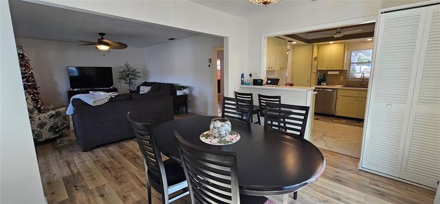 2009 RIVERBLUFF PARKWAY V334, Sarasota, FL 34231