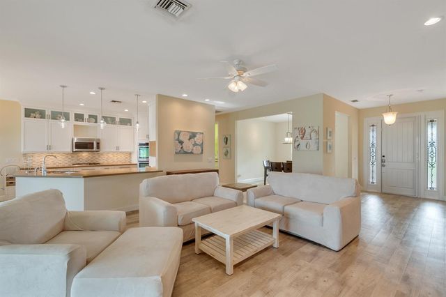 470 Pittman Avenue, Vero Beach, FL 32968