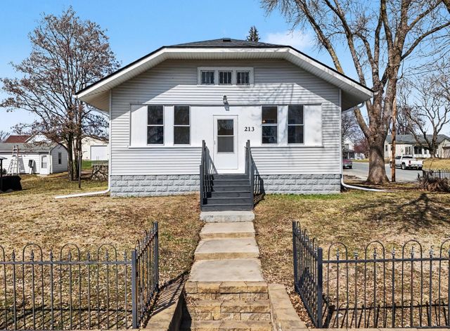 213 Boulevard Avenue NE, Montgomery, MN 56069