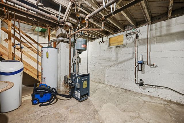 213 Boulevard Avenue NE, Montgomery, MN 56069