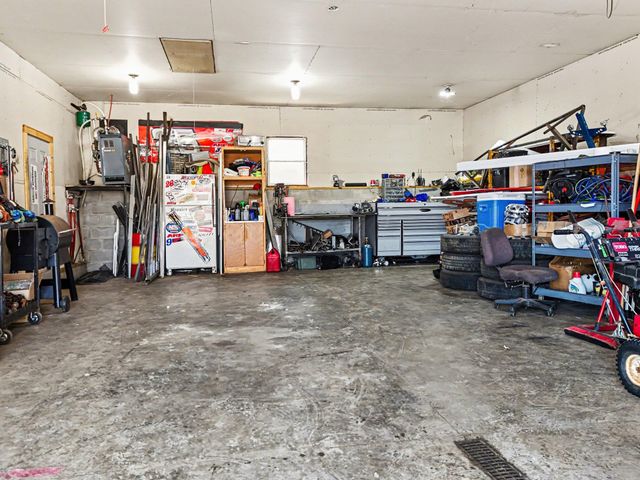 213 Boulevard Avenue NE, Montgomery, MN 56069