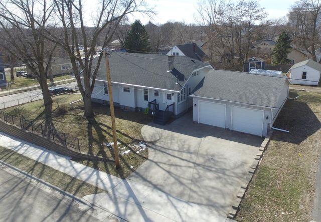 213 Boulevard Avenue NE, Montgomery, MN 56069