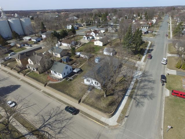 213 Boulevard Avenue NE, Montgomery, MN 56069