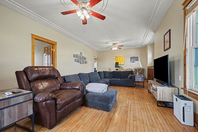 213 Boulevard Avenue NE, Montgomery, MN 56069