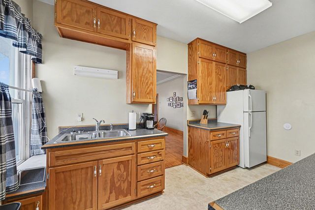 213 Boulevard Avenue NE, Montgomery, MN 56069