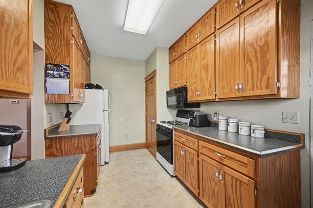 213 Boulevard Avenue NE, Montgomery, MN 56069