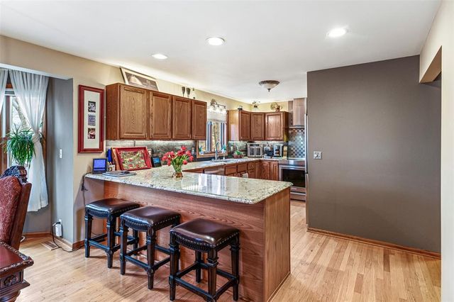 318 Paris Place, Eau Claire, WI 54703