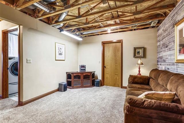318 Paris Place, Eau Claire, WI 54703