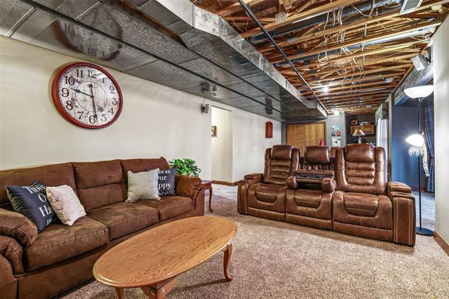 318 Paris Place, Eau Claire, WI 54703