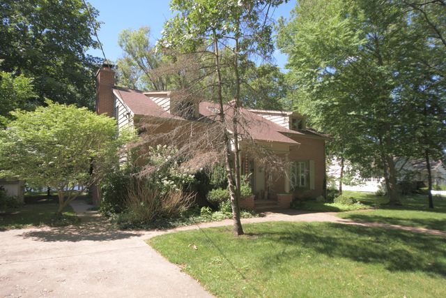 803 N Kalamazoo Street, Paw Paw, MI 49079