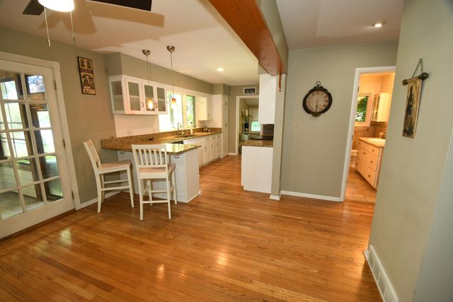 803 N Kalamazoo Street, Paw Paw, MI 49079
