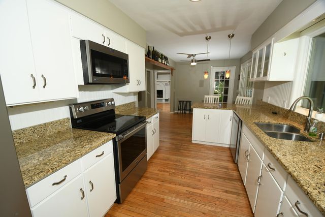 803 N Kalamazoo Street, Paw Paw, MI 49079