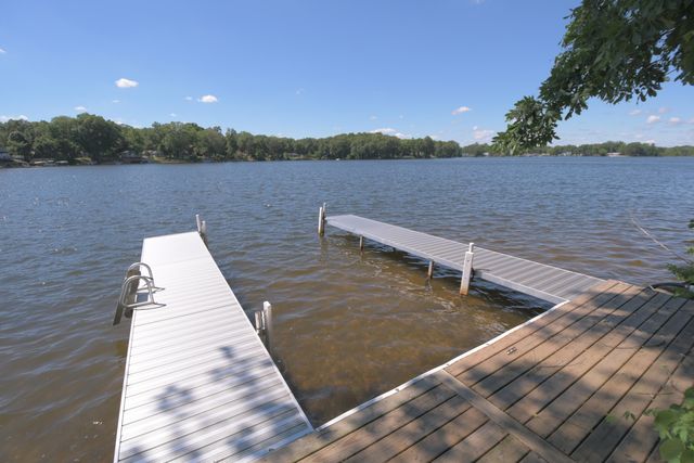 803 N Kalamazoo Street, Paw Paw, MI 49079