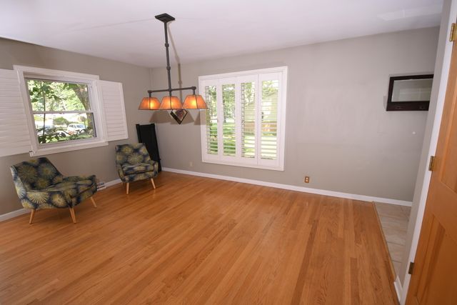 803 N Kalamazoo Street, Paw Paw, MI 49079