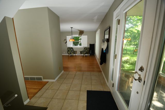 803 N Kalamazoo Street, Paw Paw, MI 49079