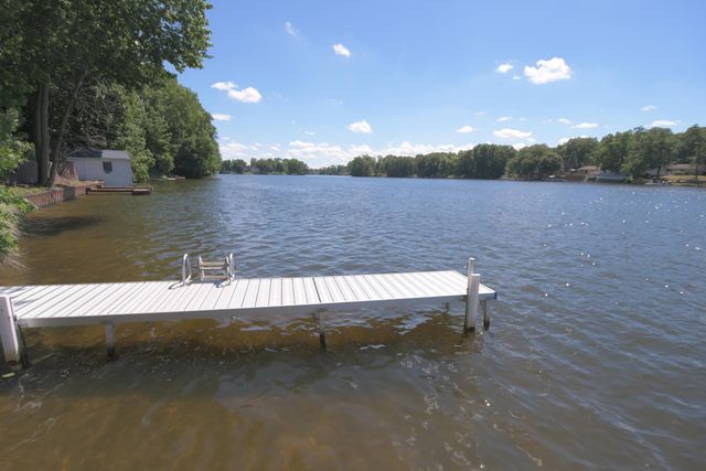 803 N Kalamazoo Street, Paw Paw, MI 49079