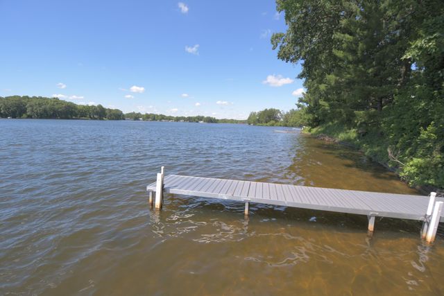 803 N Kalamazoo Street, Paw Paw, MI 49079