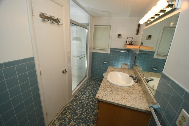 803 N Kalamazoo Street, Paw Paw, MI 49079