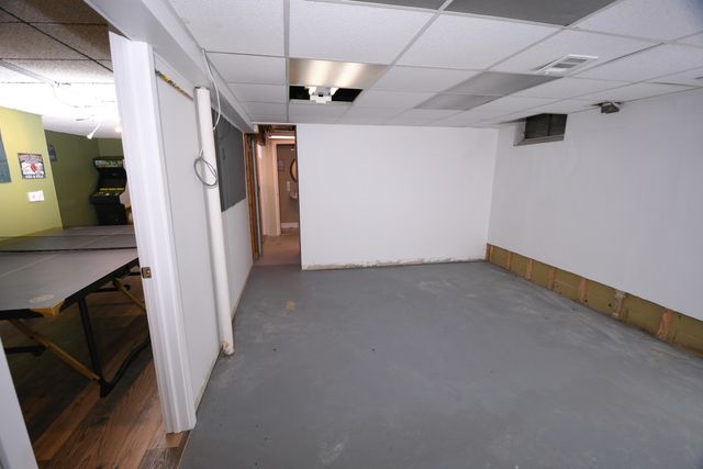 803 N Kalamazoo Street, Paw Paw, MI 49079