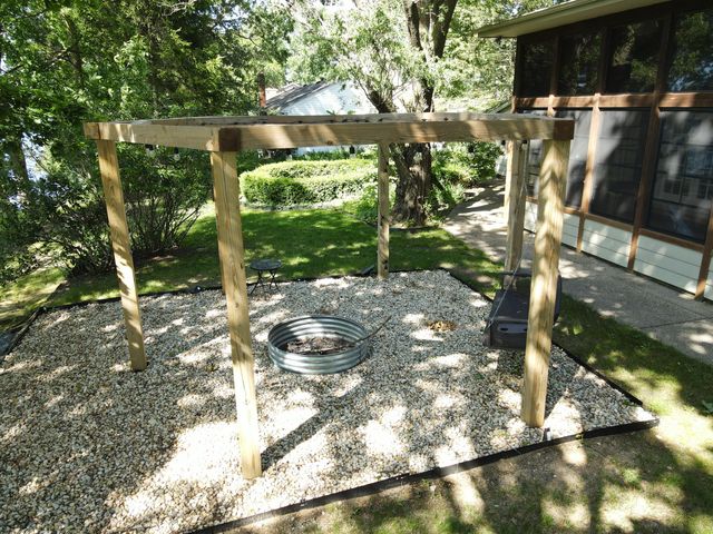803 N Kalamazoo Street, Paw Paw, MI 49079