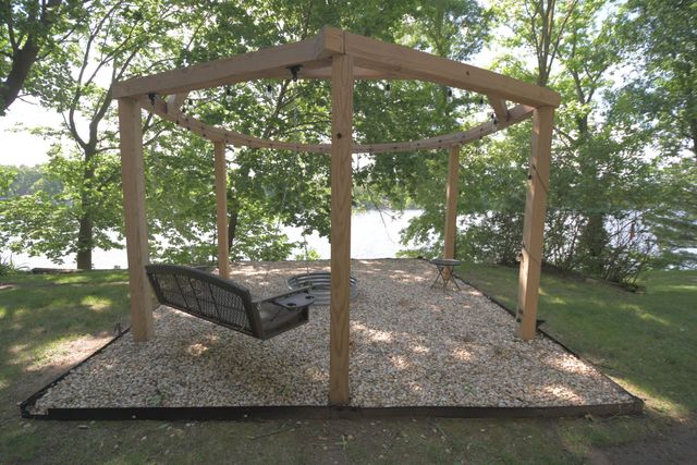 803 N Kalamazoo Street, Paw Paw, MI 49079