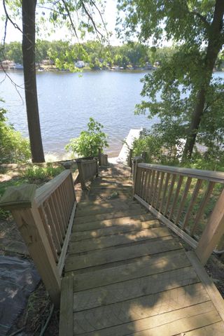 803 N Kalamazoo Street, Paw Paw, MI 49079