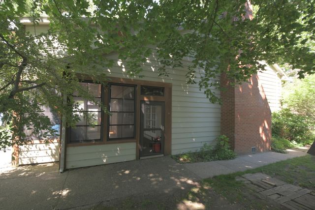 803 N Kalamazoo Street, Paw Paw, MI 49079