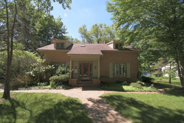 803 N Kalamazoo Street, Paw Paw, MI 49079