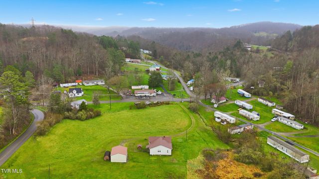 1053 The Lake Road, Clintwood, VA 24228