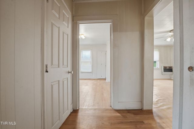 1053 The Lake Road, Clintwood, VA 24228