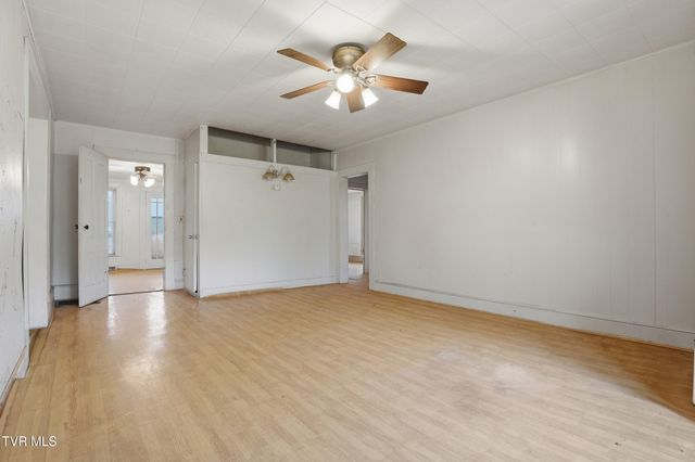 1053 The Lake Road, Clintwood, VA 24228