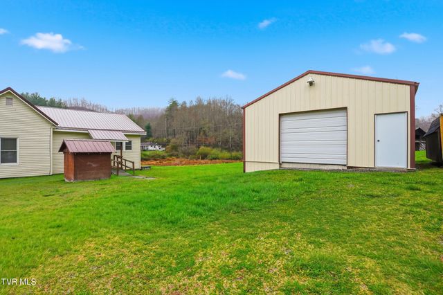 1053 The Lake Road, Clintwood, VA 24228