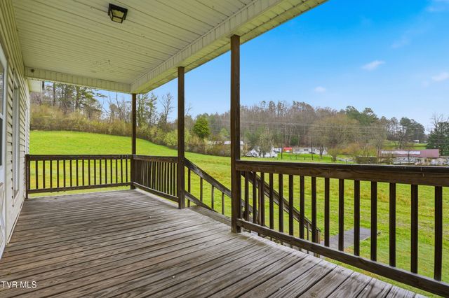 1053 The Lake Road, Clintwood, VA 24228