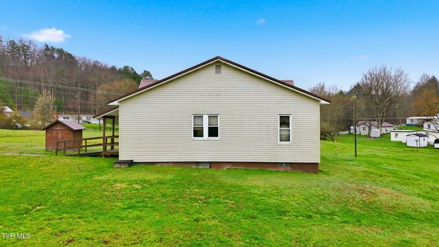 1053 The Lake Road, Clintwood, VA 24228