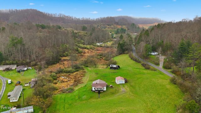 1053 The Lake Road, Clintwood, VA 24228