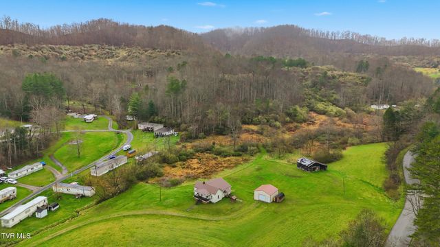 1053 The Lake Road, Clintwood, VA 24228