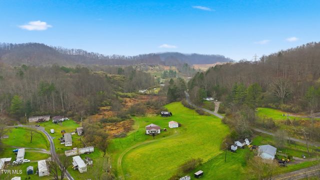 1053 The Lake Road, Clintwood, VA 24228