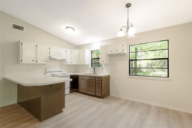 28633 Shawnee Court, Huntsville, TX 77320