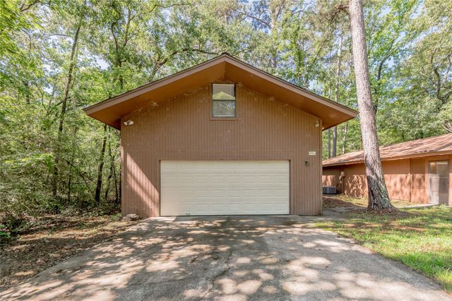 28633 Shawnee Court, Huntsville, TX 77320